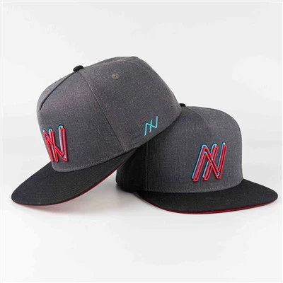 Kaksikerroksinen kirjonta Snapback -korkki